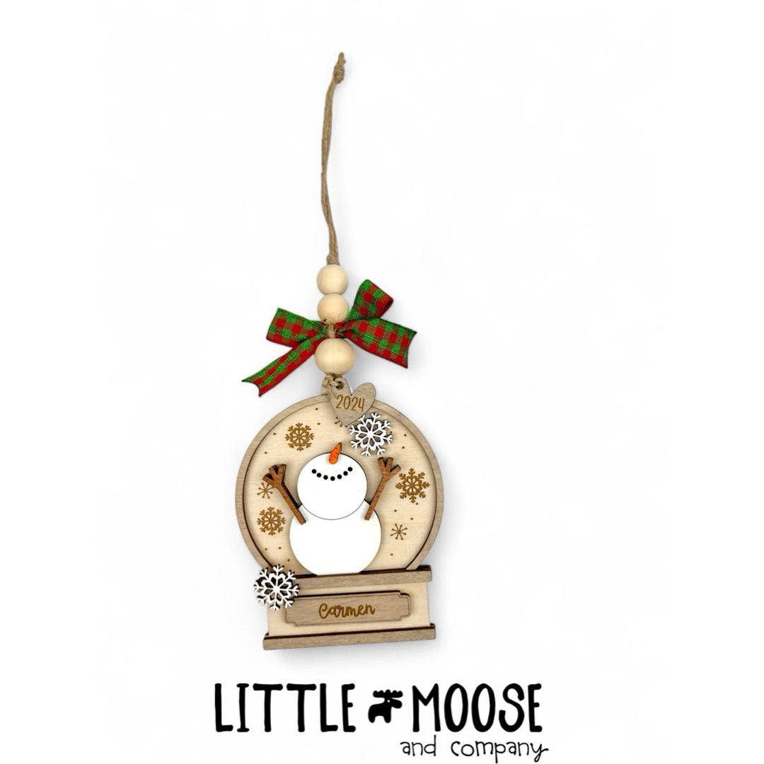 Ornament - Personalized snow globe snowman
